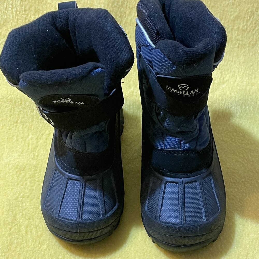 Magellan Thinsulate 3M Toddler Boys Size 8 Boots Color Blue Black